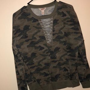 Camo sweatshirt